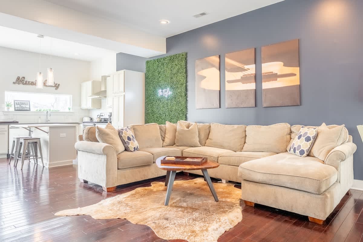 The Taylor_Large-001