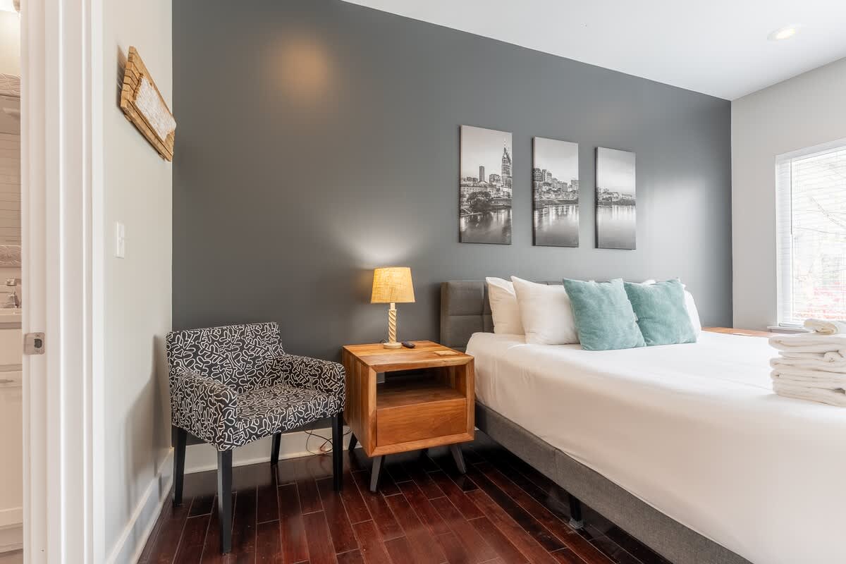 The Martin_Large-050