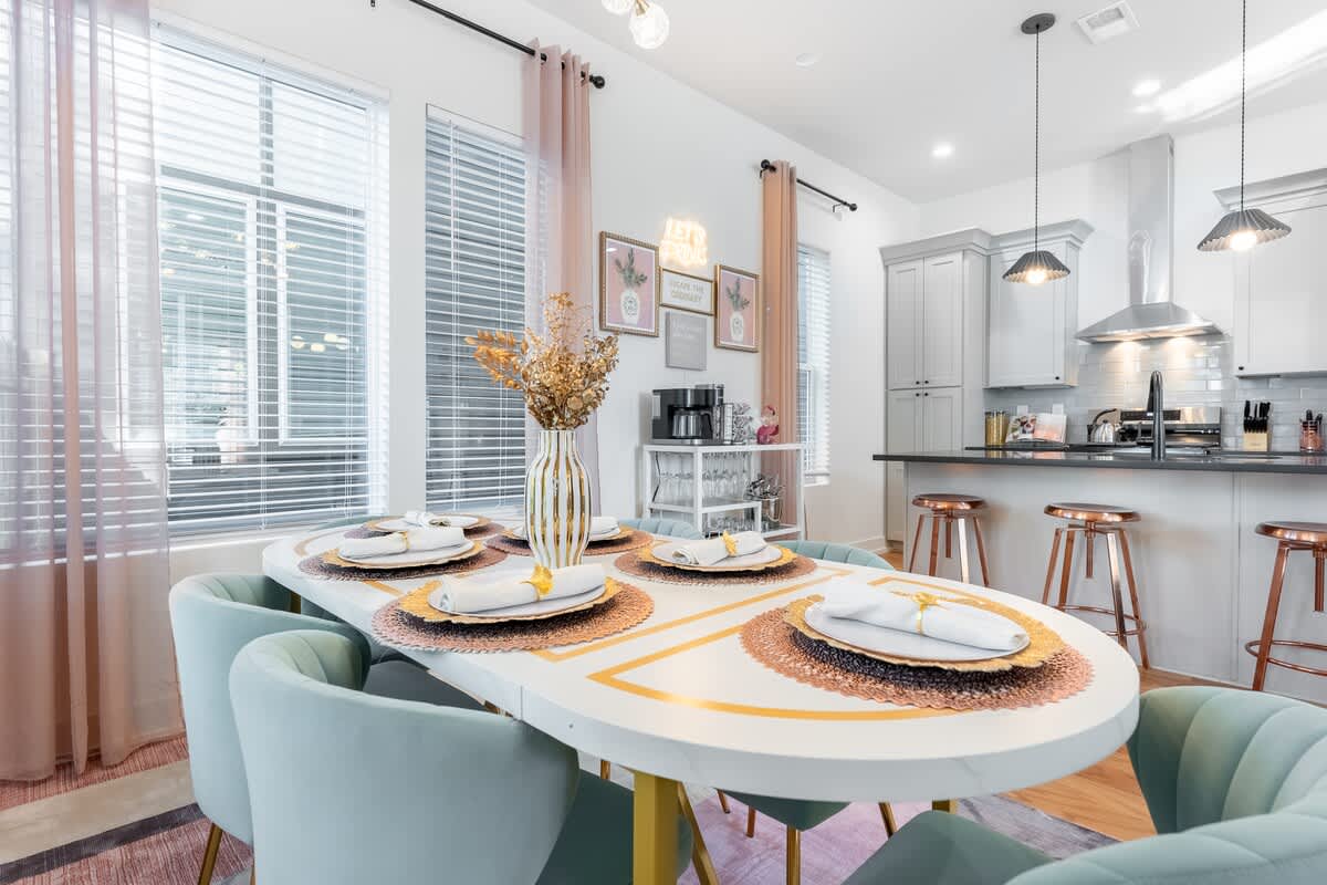 The Pink Royale (LG) - 16