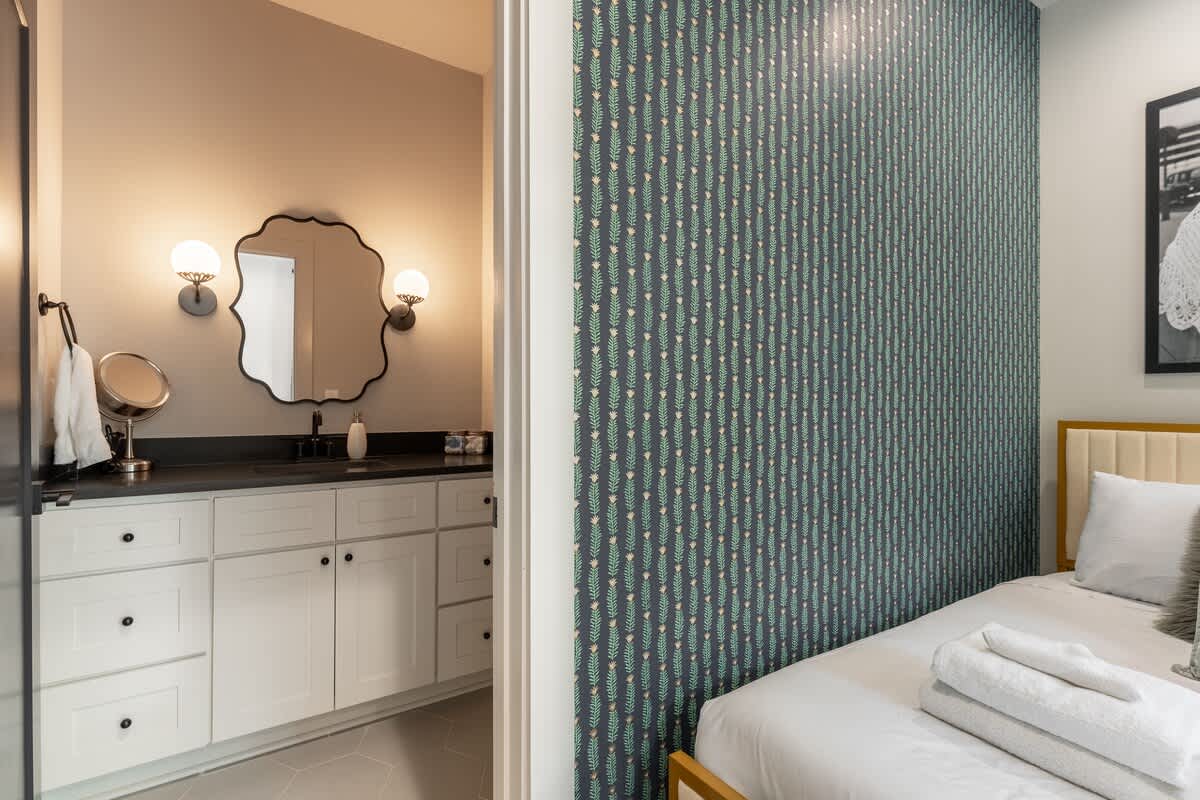 The Pink Royale (LG) - 44