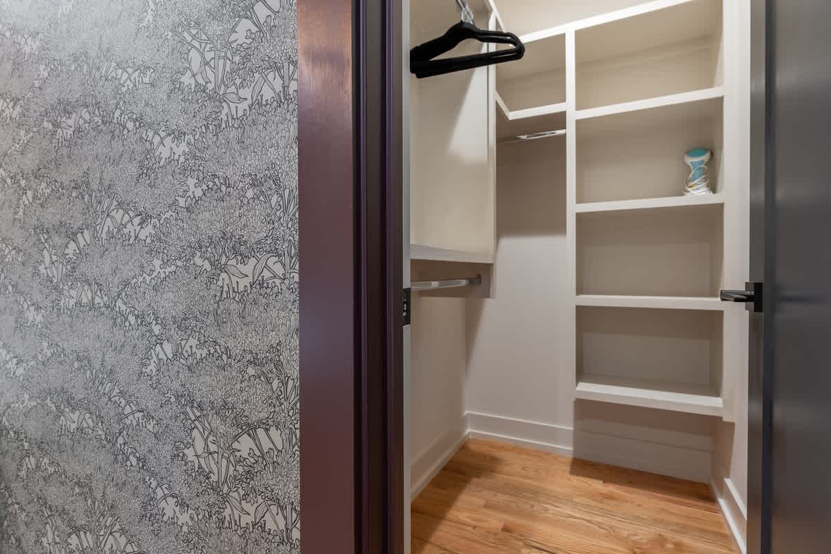 The Vinyl Vault (LG) - 30