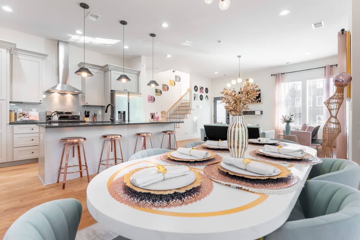 The Pink Royale (LG) - 18