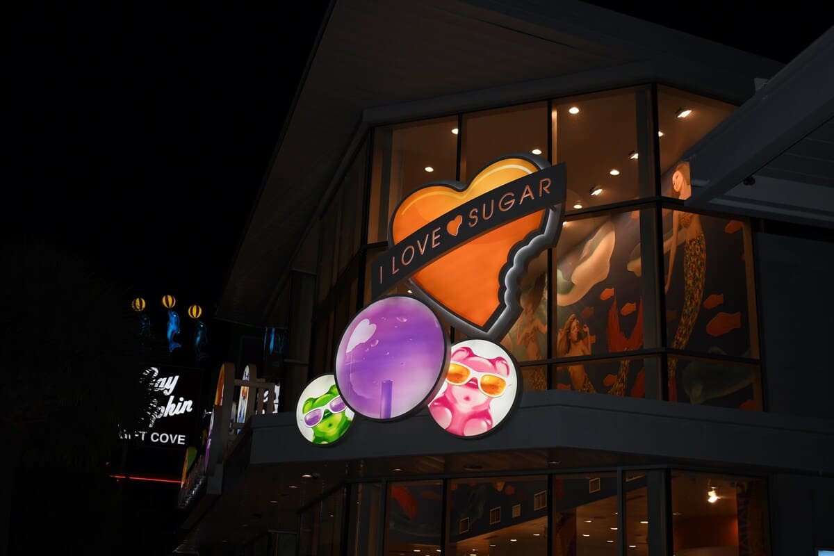 Lots of Local Food and Entertainment Nearby