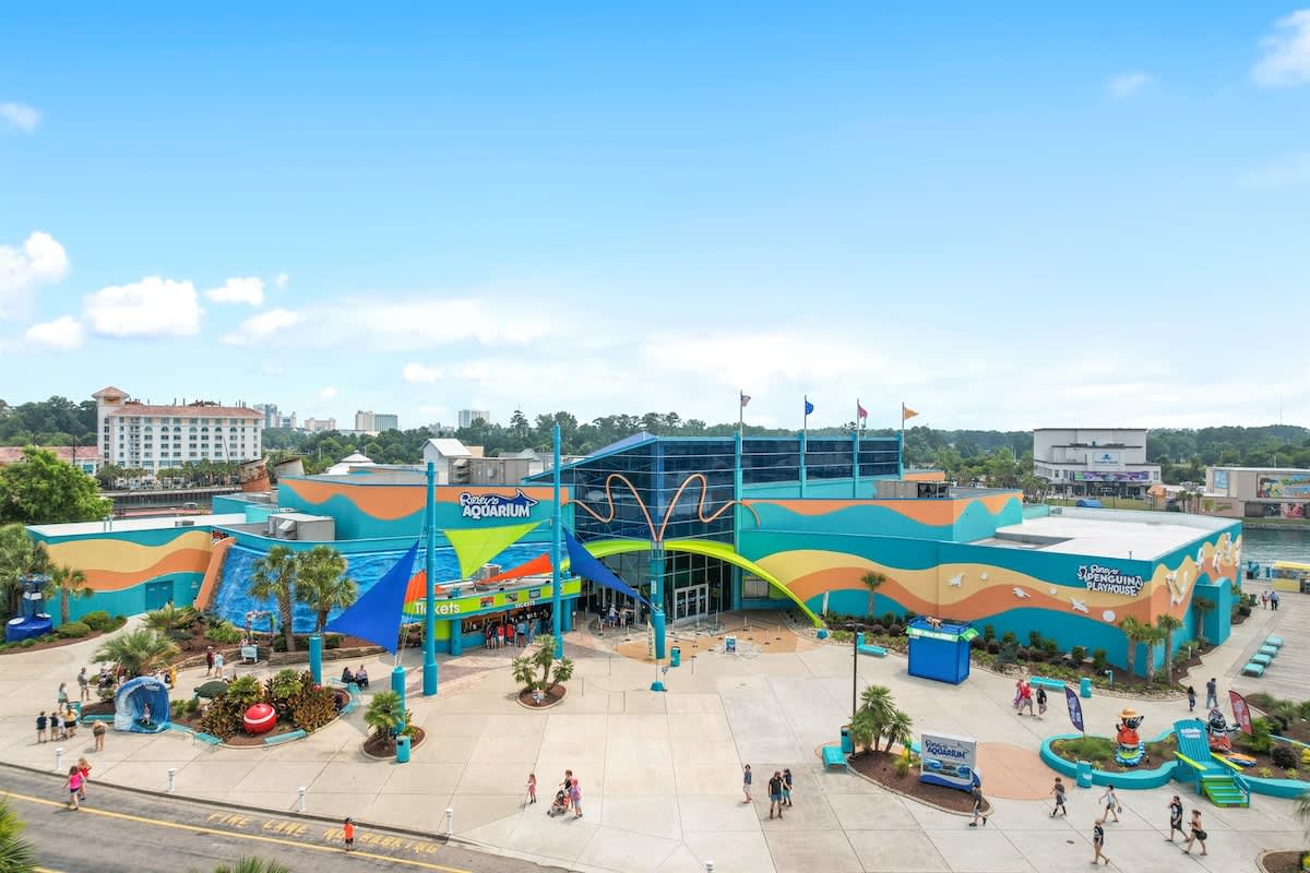 Lots of Entertainment and Dining Nearby