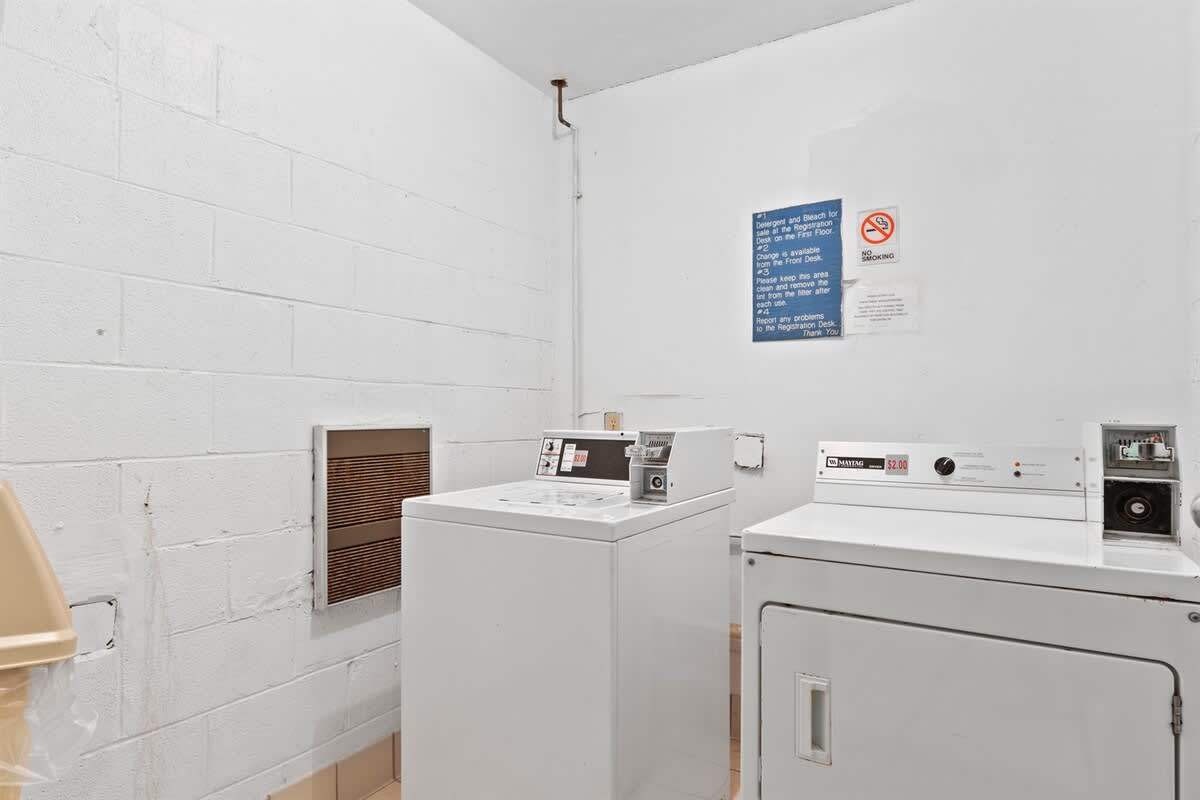 Washer/Dryer Onsite