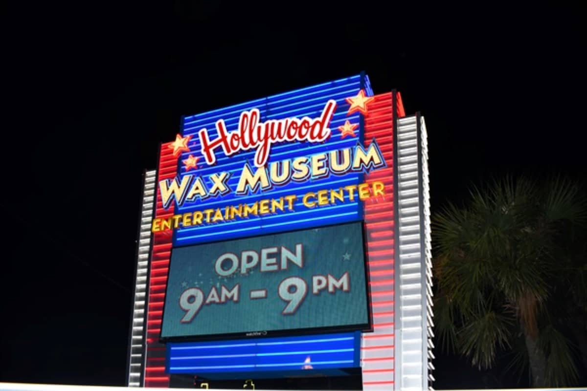 Lots of Local Food and Attractions Nearby!