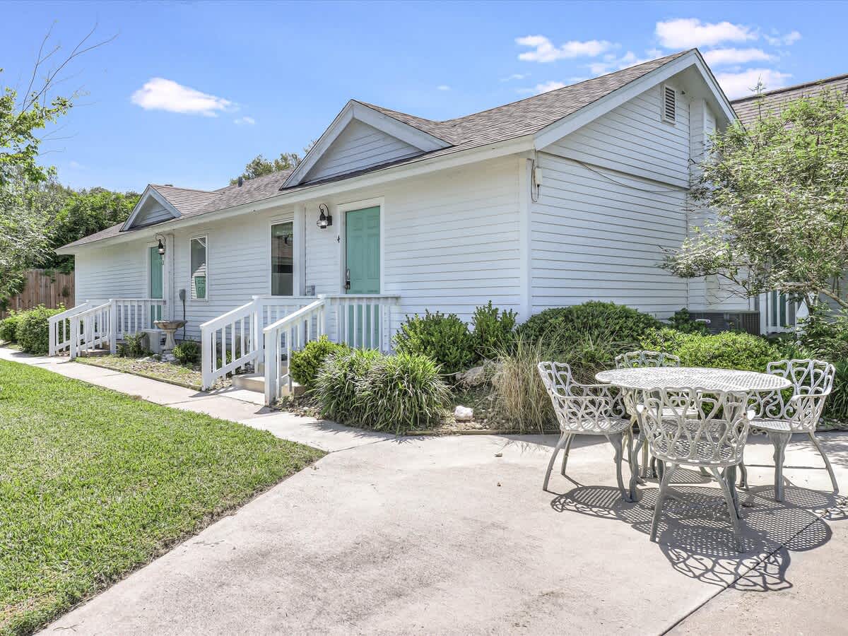 Coast Oaks Cottage 3 - Rockport, TX