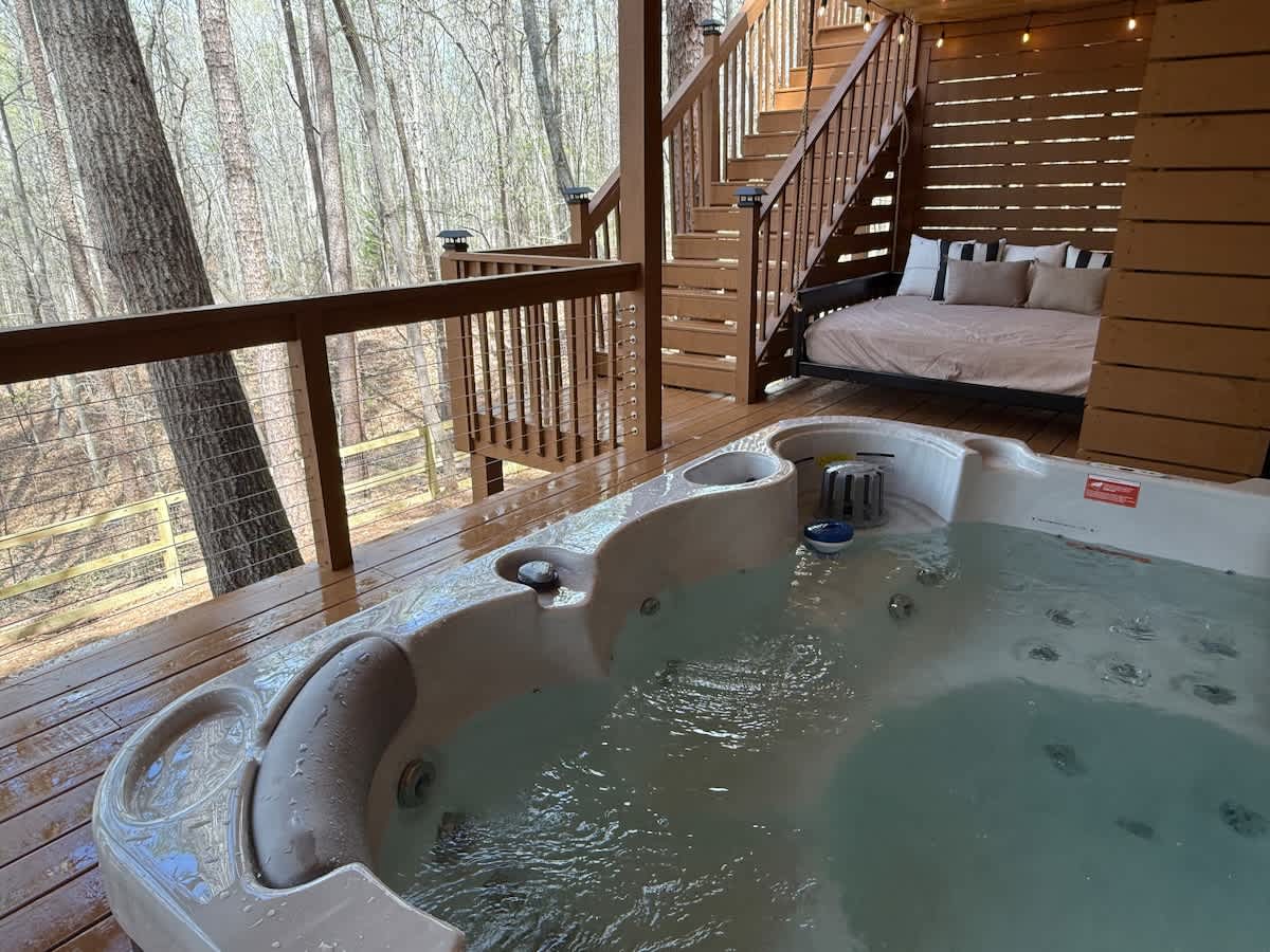 Gold Dust Delight w/ Hot Tub, Fire Pit, Bed Swing — Dahlonega, GA — vacation rental