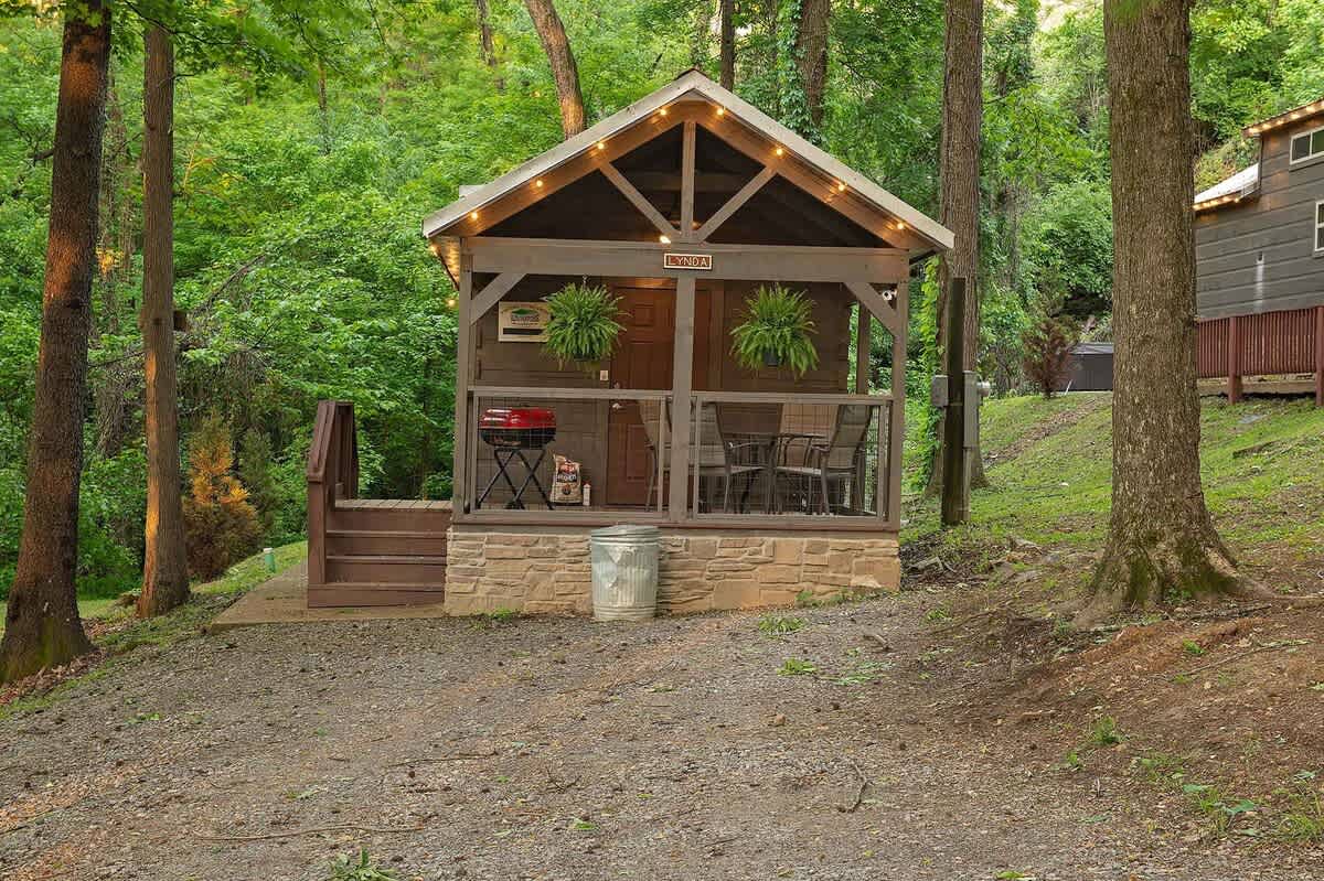 Lynda Cabin