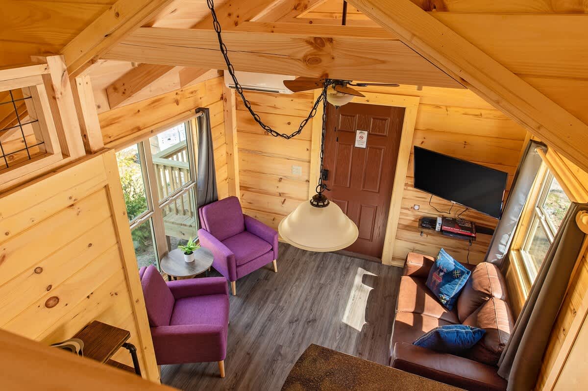 Maggie Cabin