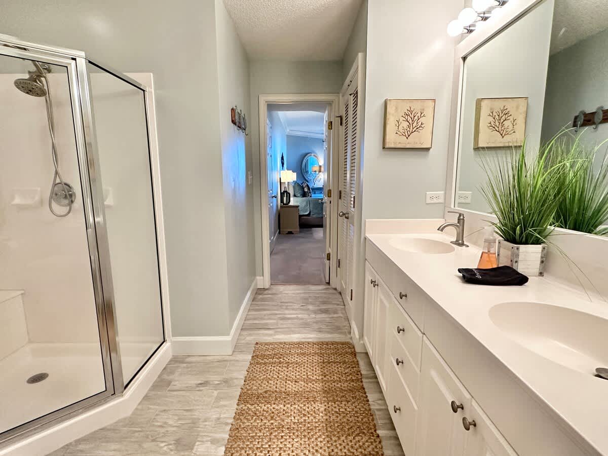 Primary Suite Bathroom