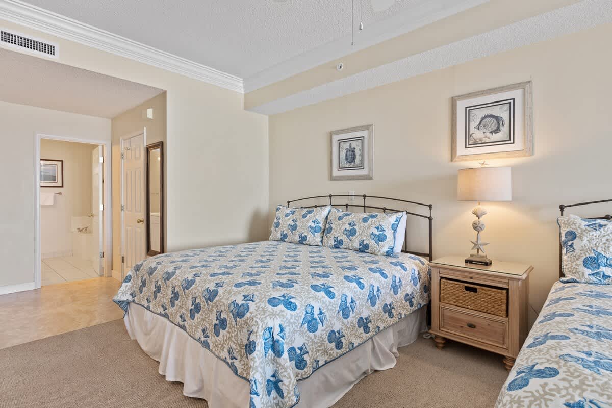 Guest Bedroom Suite w/2 Kings