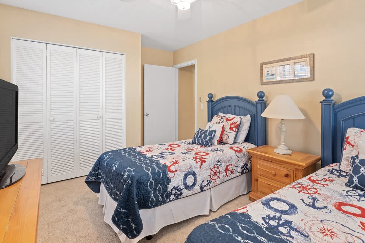 Twin Guest Bedroom