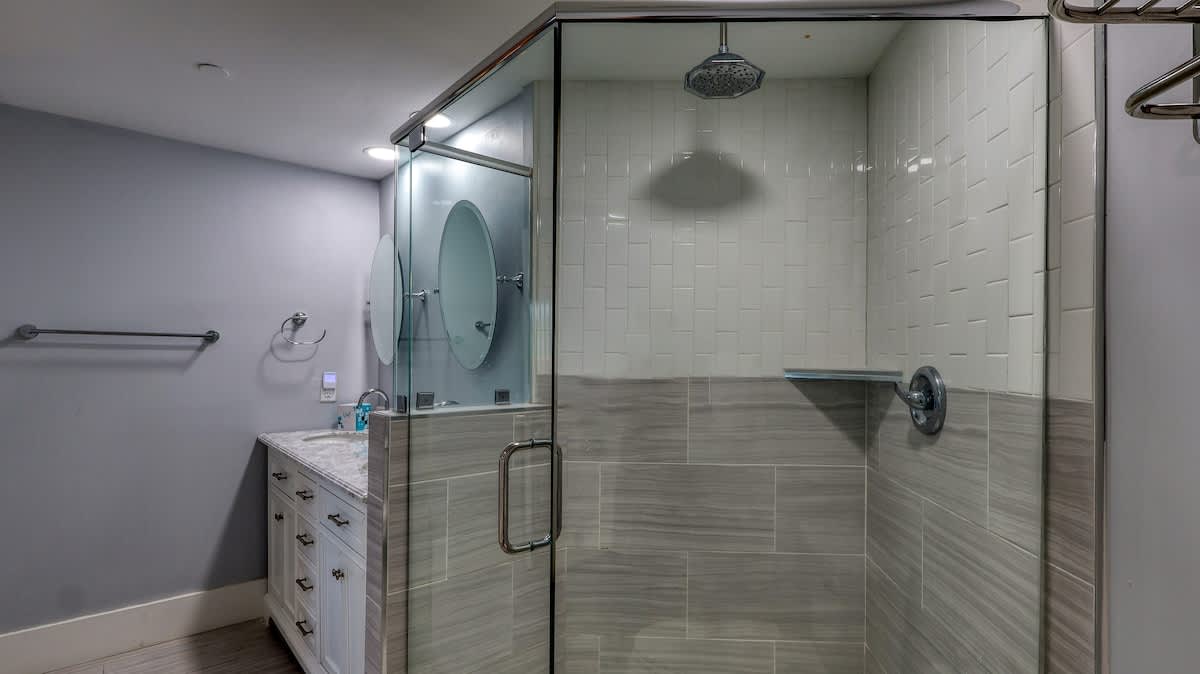 Primary Suite Bathroom