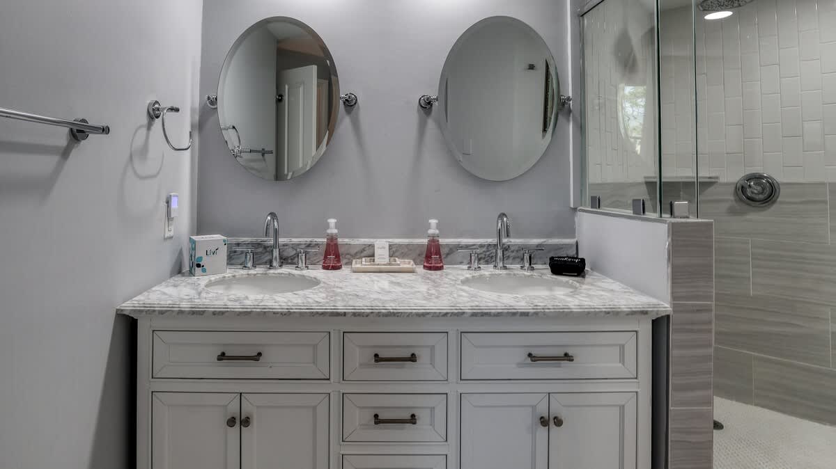 Primary Suite Bathroom
