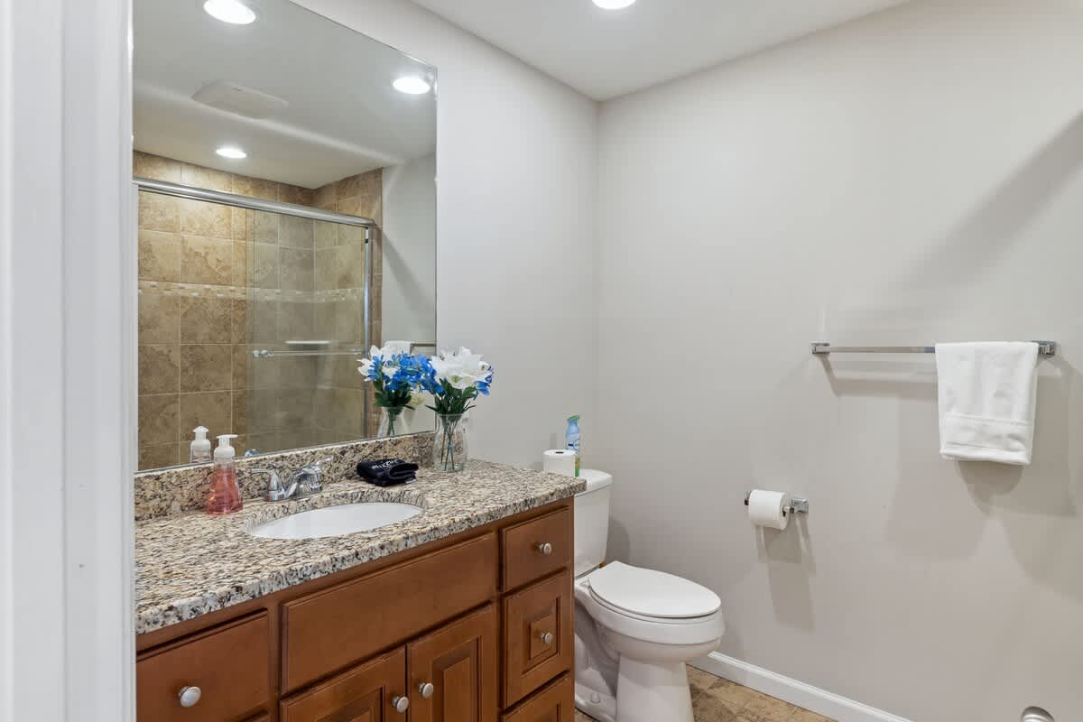 2nd Floor Guest Bathroom