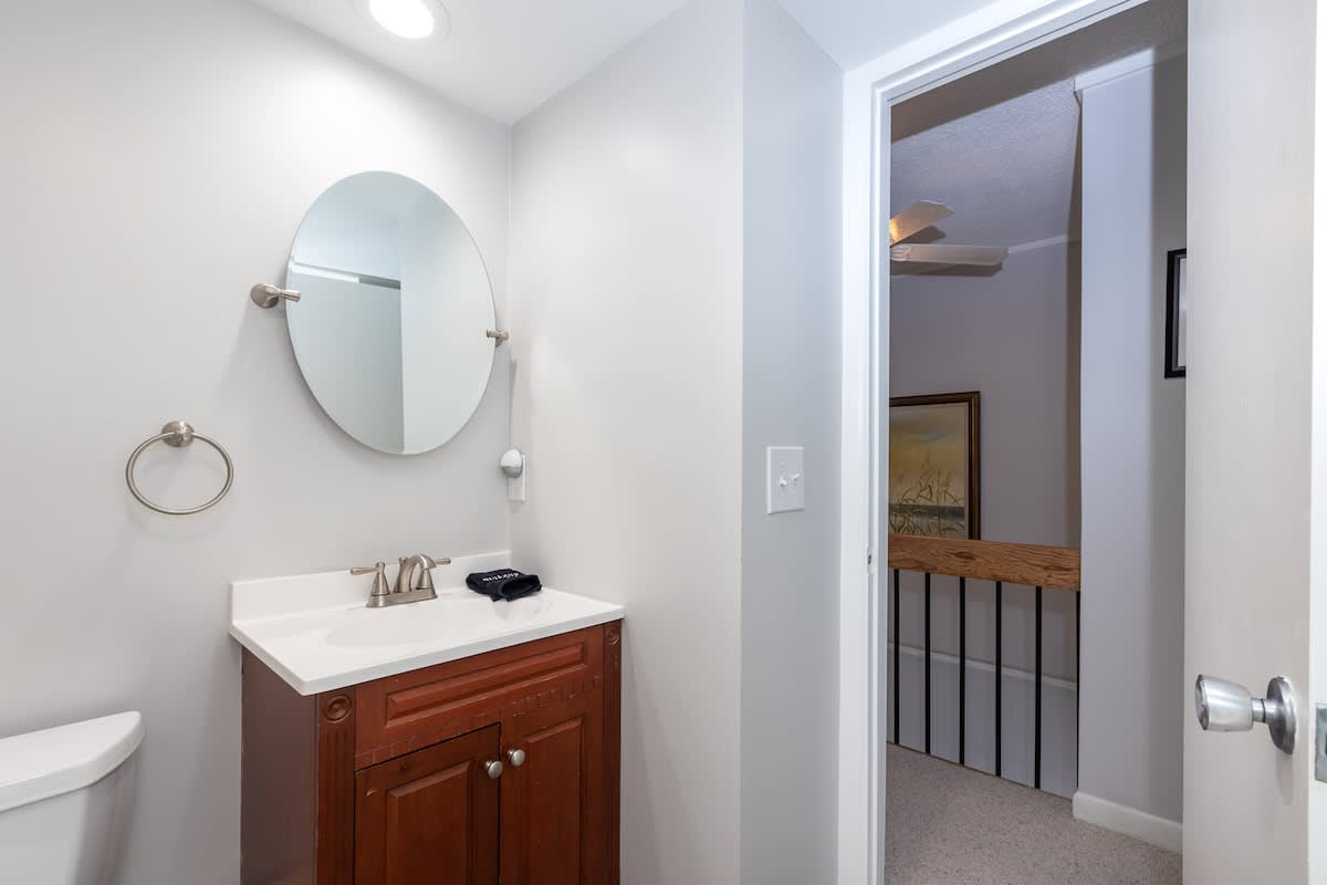 2nd Floor Hall Bath