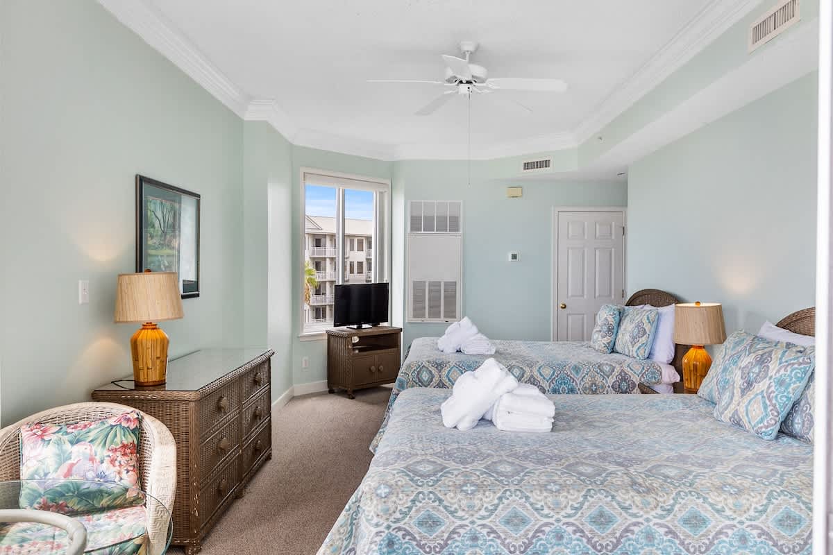 Guest Bedroom Suite with 2 Queens
