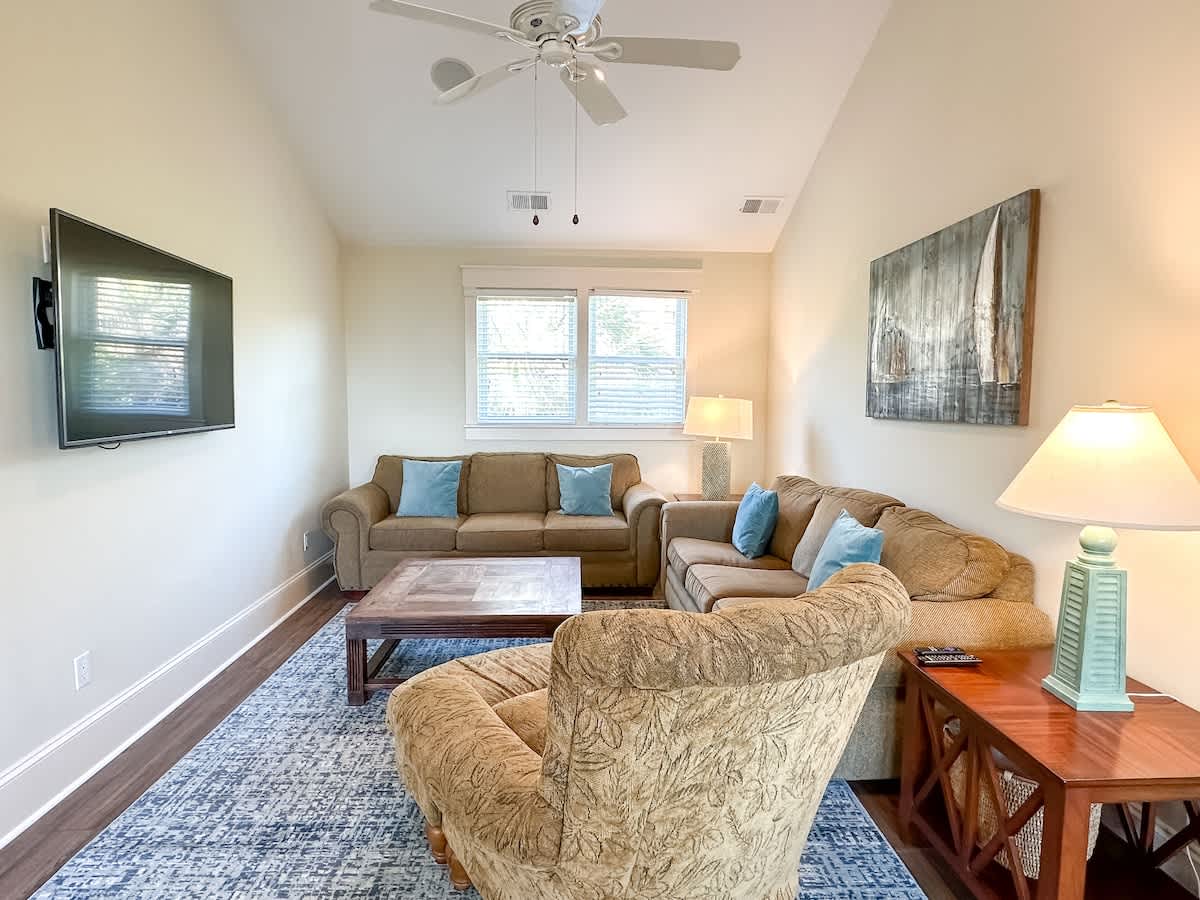 Upstairs Living Area