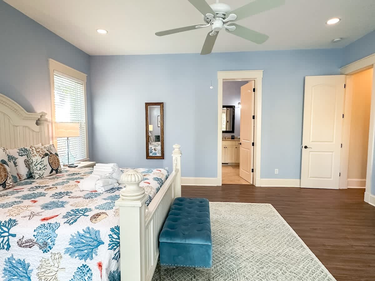 Downstairs King Suite with Pool Access