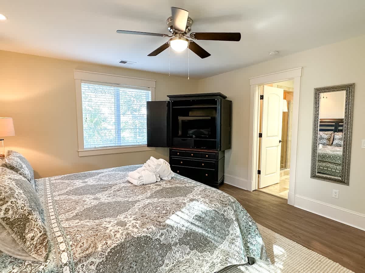 Upstairs King Suite #1