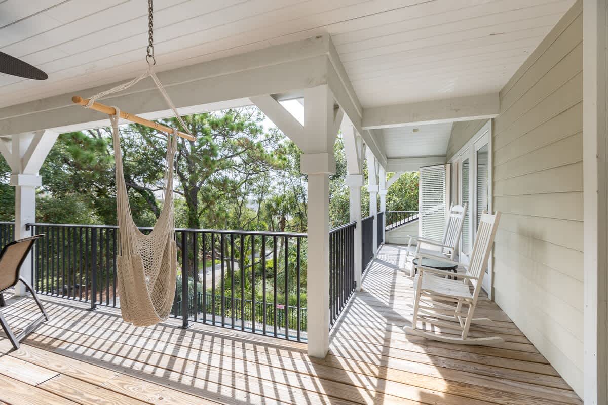 Upper Level Deck