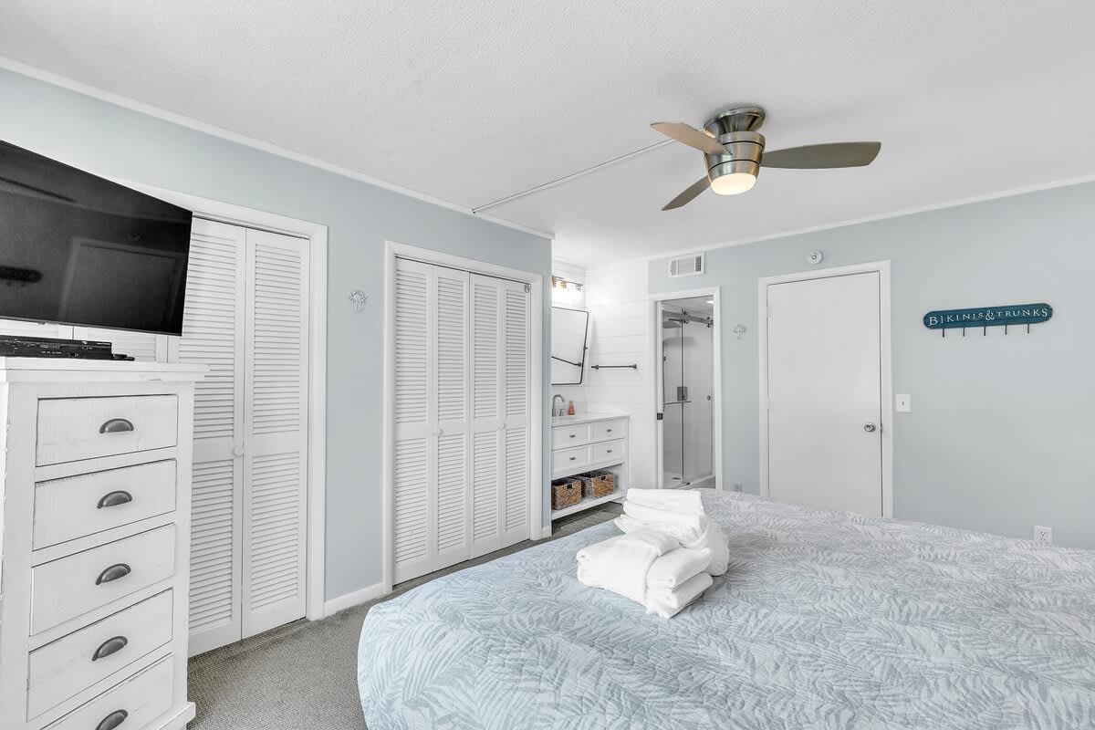 Primary Bedroom with King Bed and En-Suite Bathroom