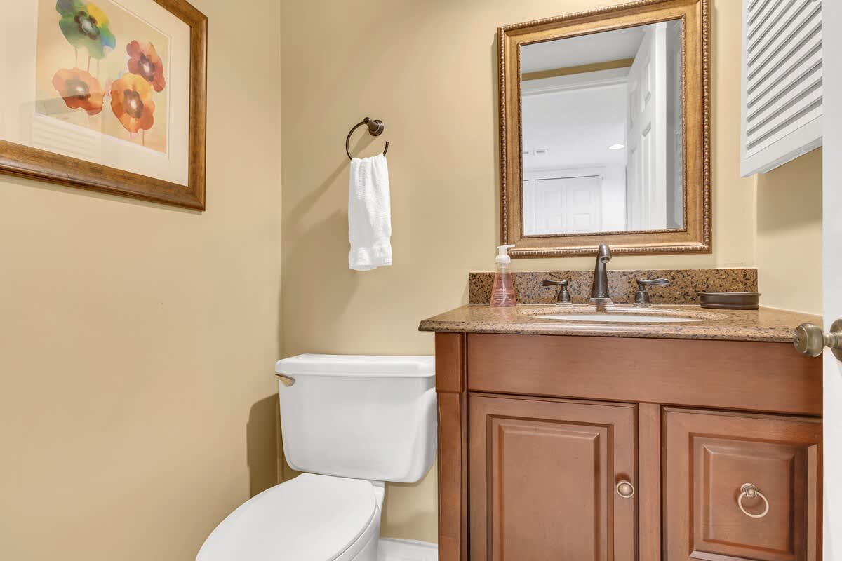 Powder Room (First Floor)