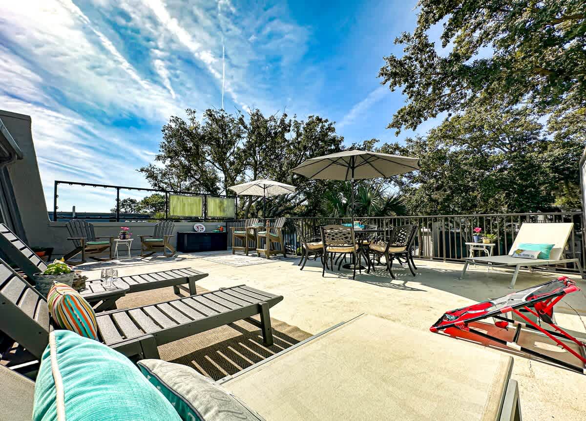 Private Rooftop Balcony