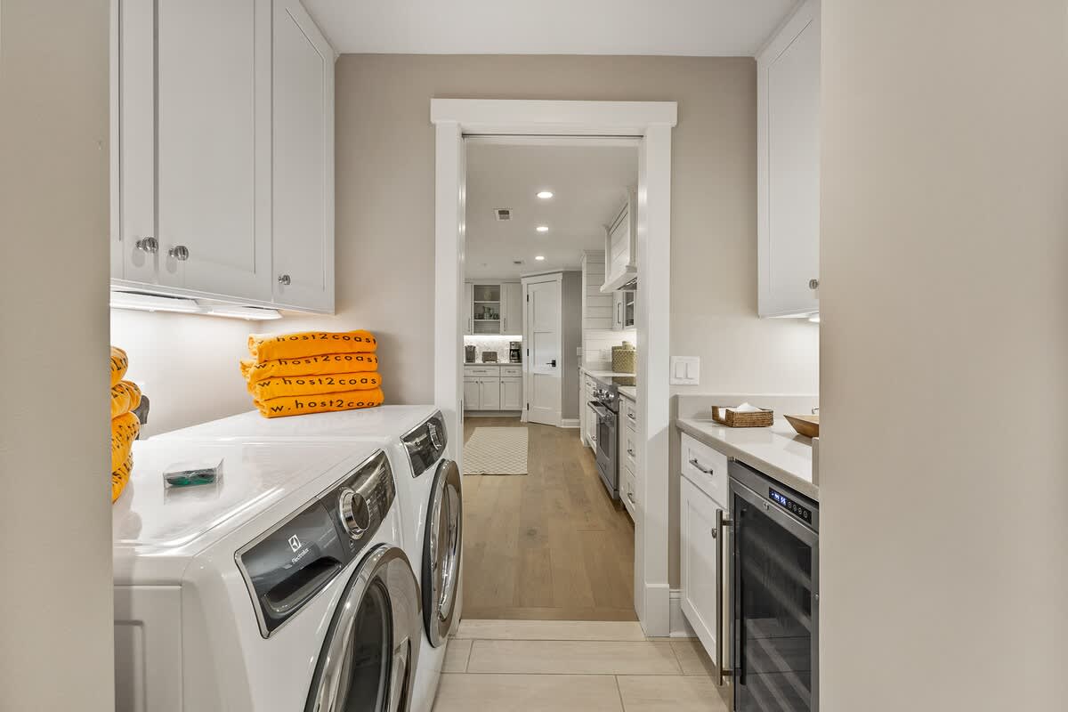 Butler Pantry/Laundry Area
