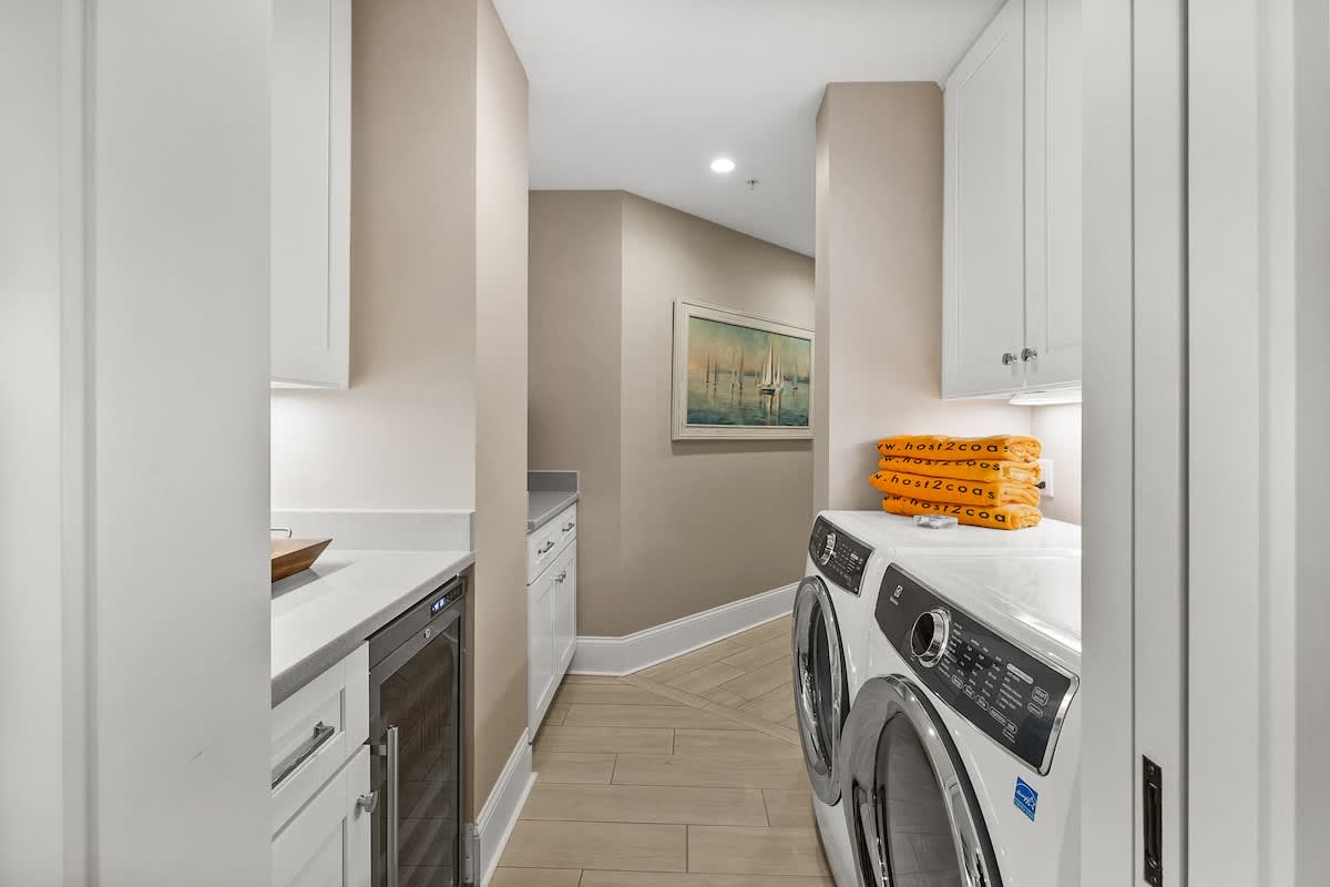 Butler Pantry/Laundry Area