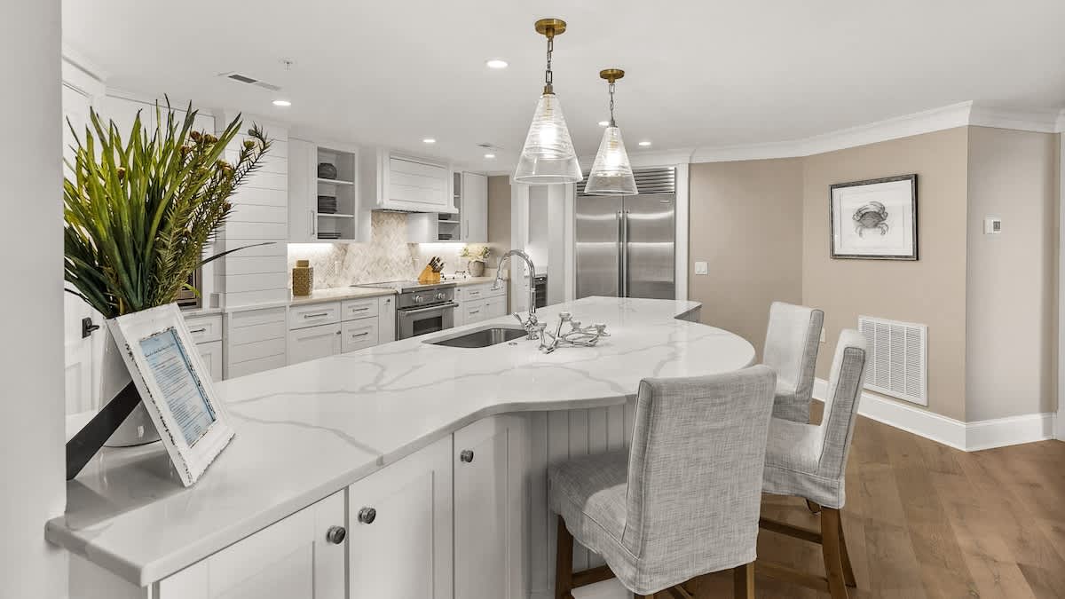 Kitchen Breakfast Bar