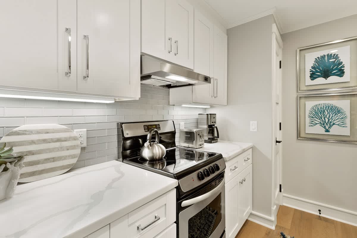 Kitchen in 102