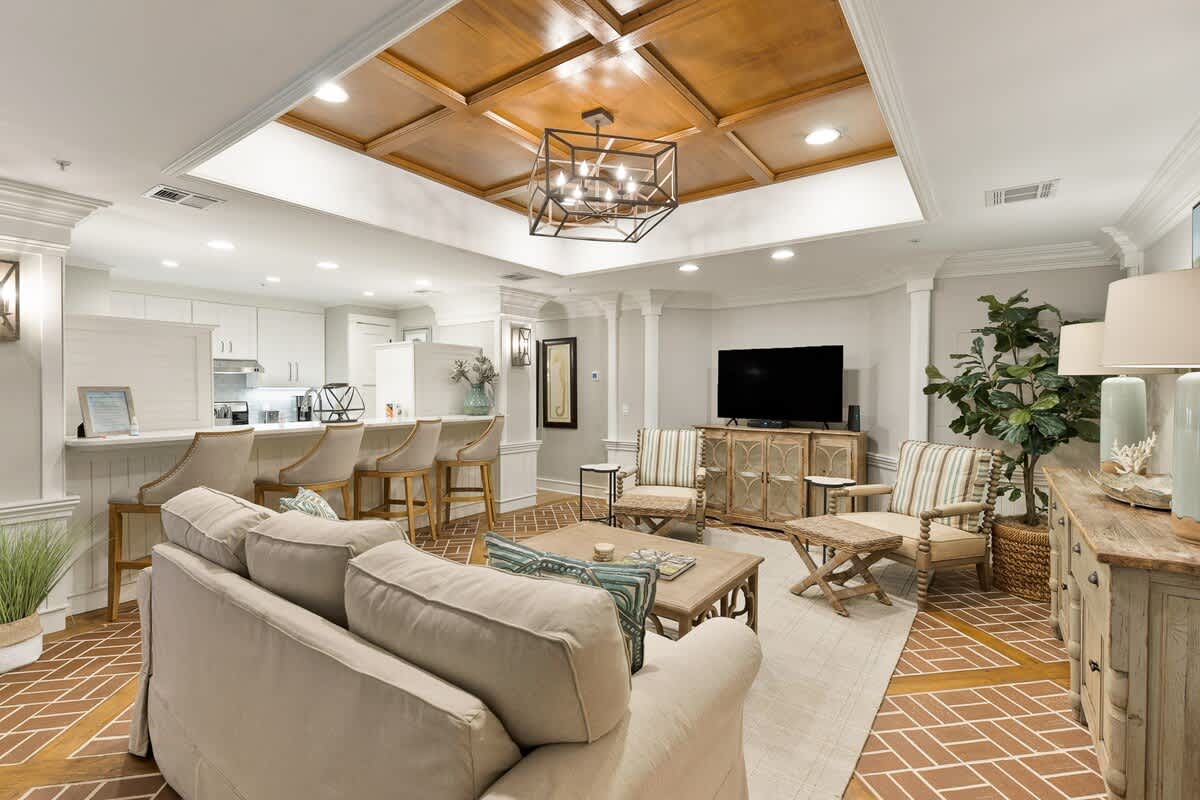 Living Area in 102