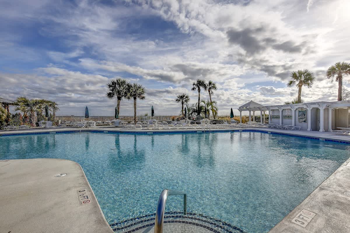Oceanfront pool