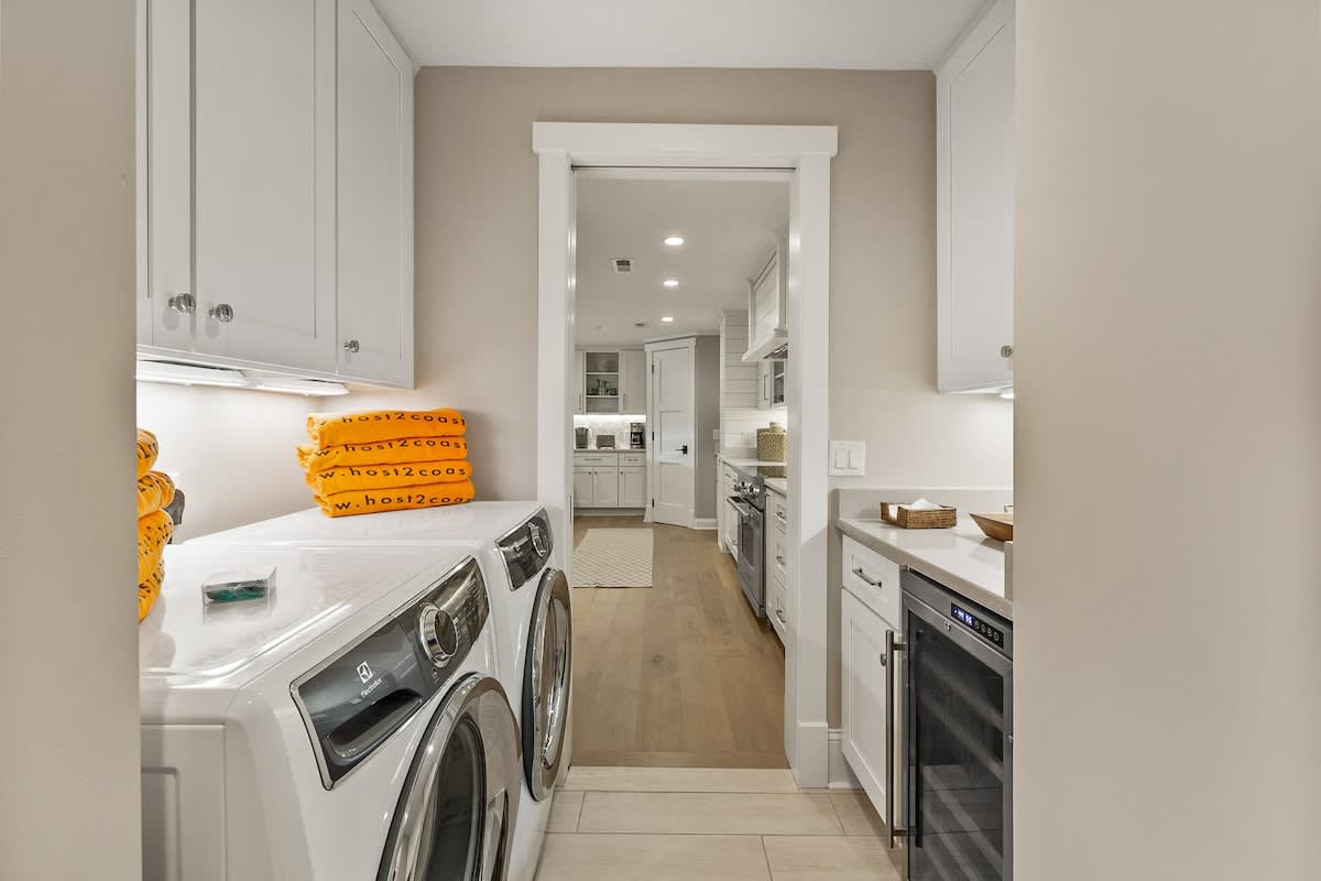 Butler Pantry/Laundry Area