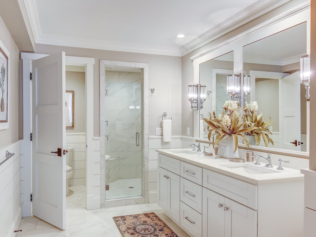 Primary King 2 full bath 100