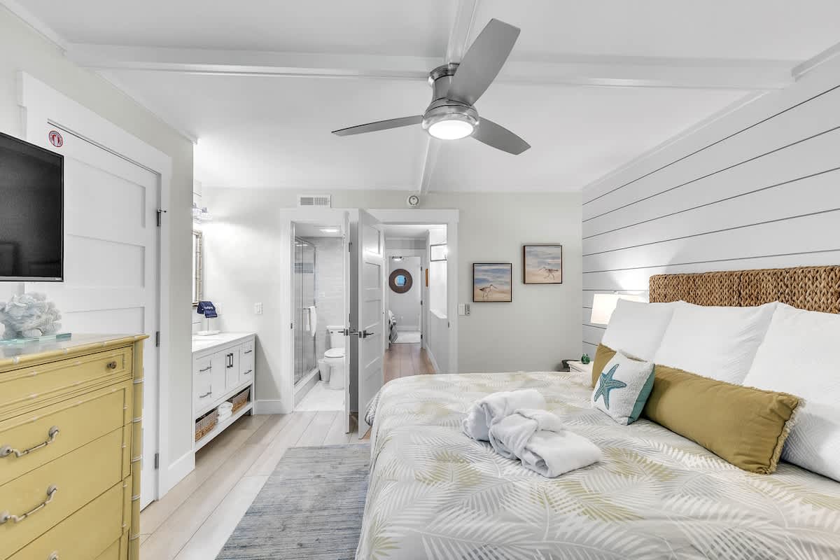 Primary Bedroom with King Bed and En-Suite Bathroom