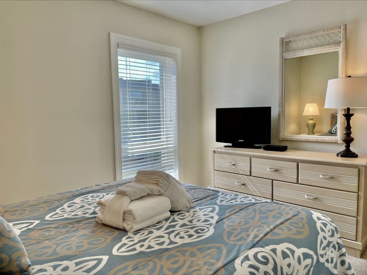 Queen Guest Bedroom