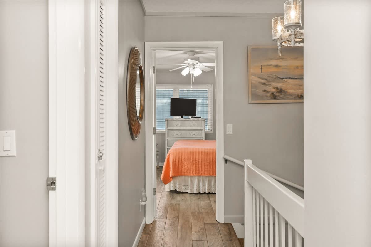 Upstairs Hallway to Bedrooms
