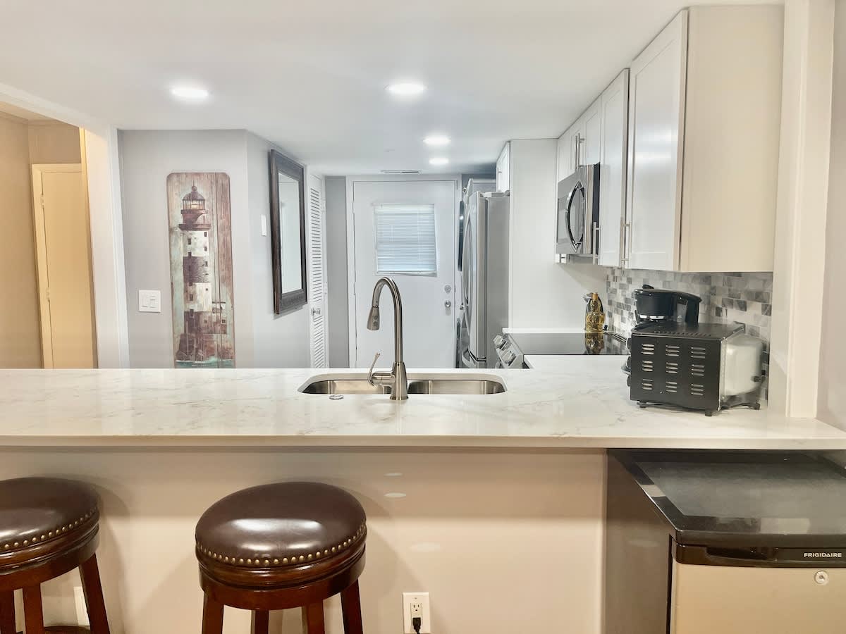 Breakfast Bar in Kitchen