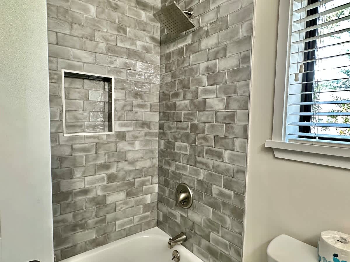 Double Queen Suite Bathroom