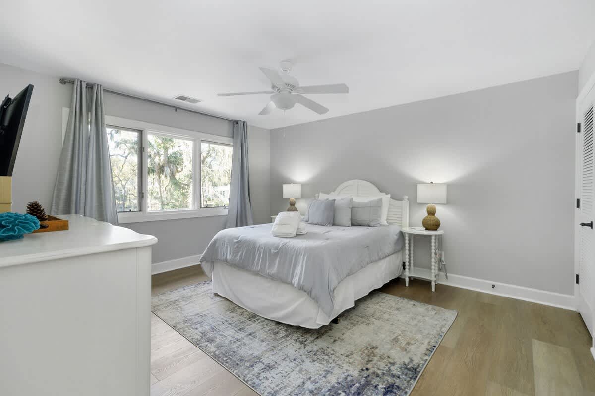 Queen Guest Suite