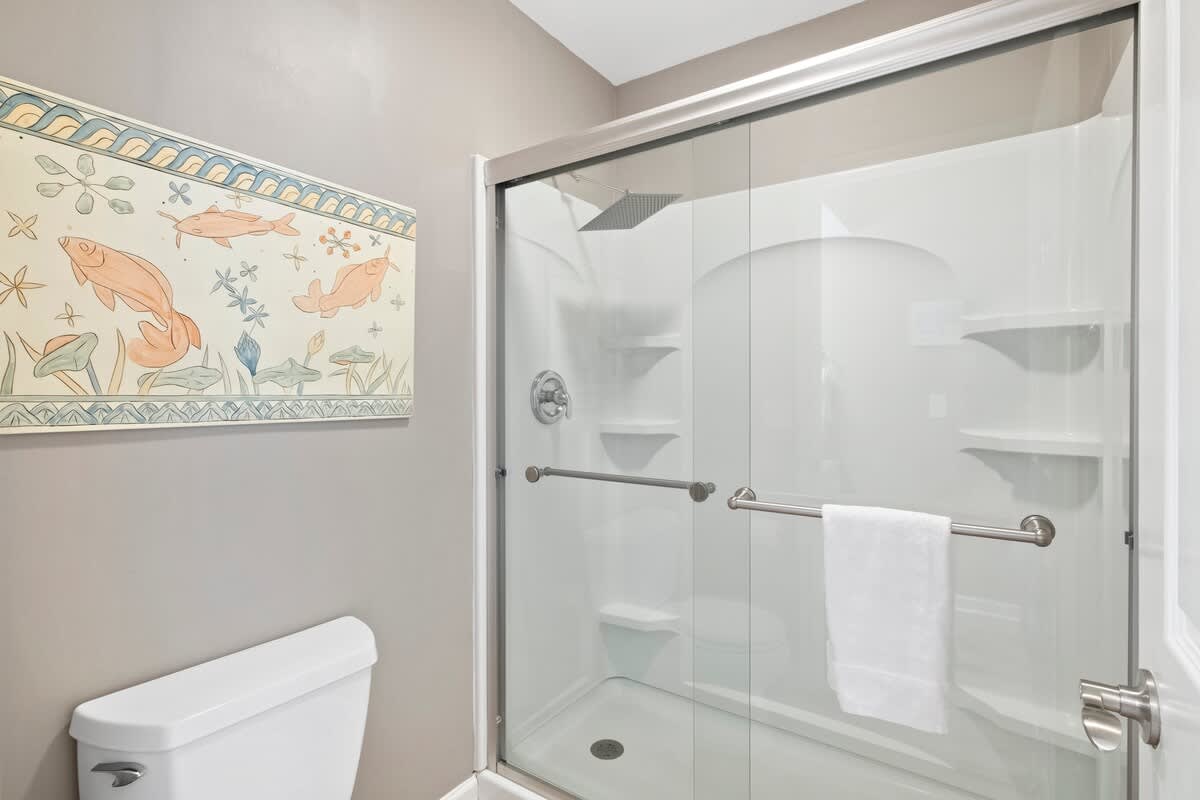 Downstairs Queen Suite Bathroom