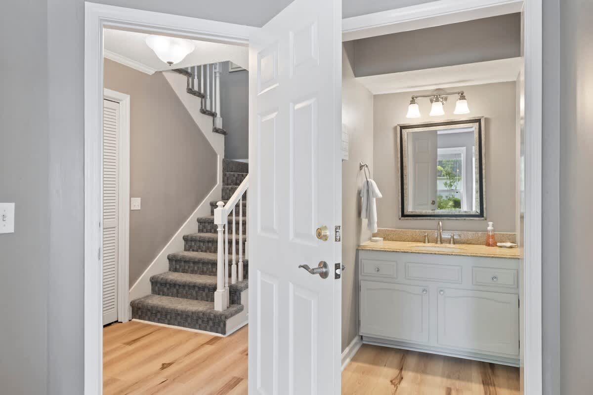 Downstairs Queen Suite Bathroom and Stairs
