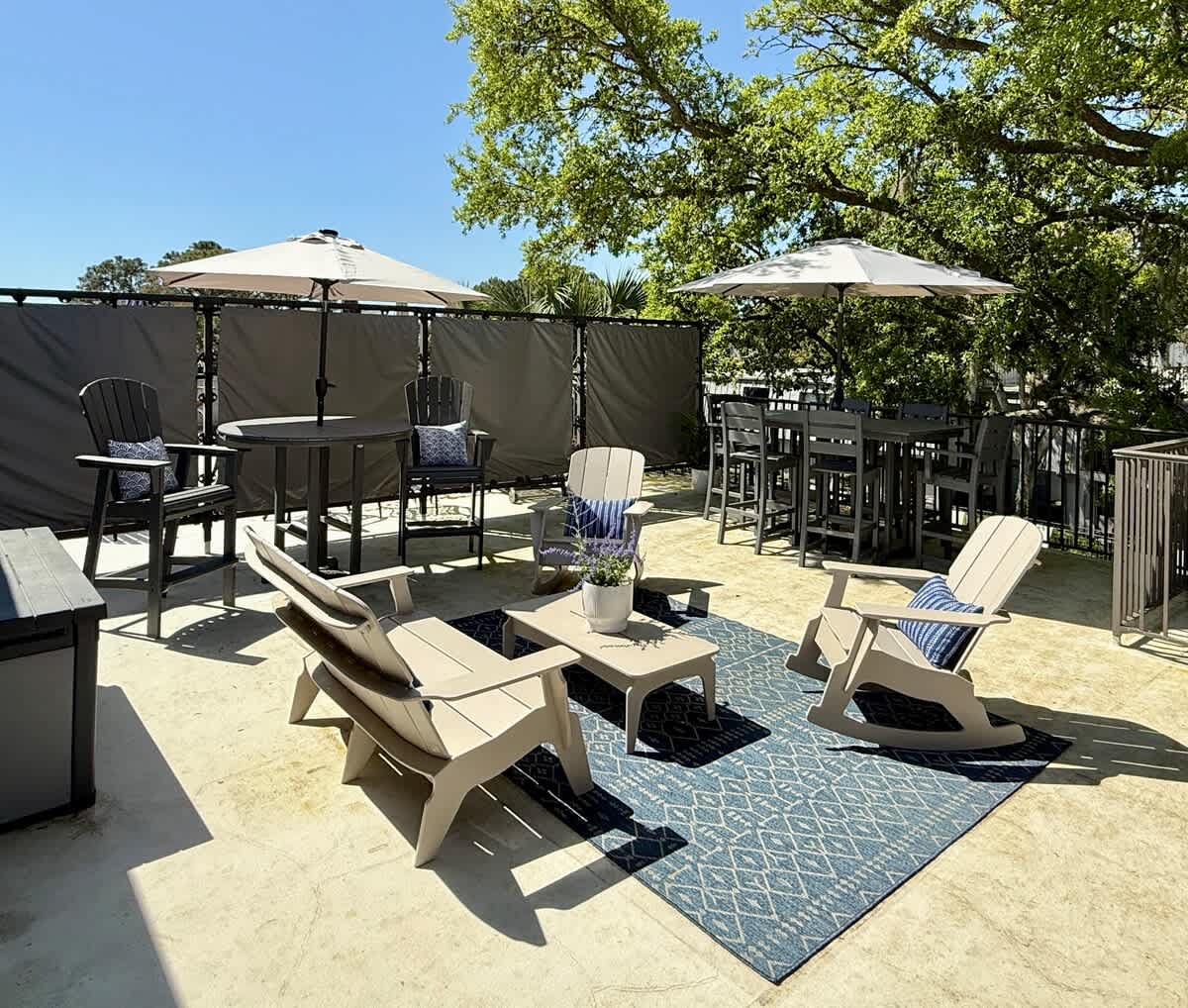 Private Top Deck Overlooking Community Pool