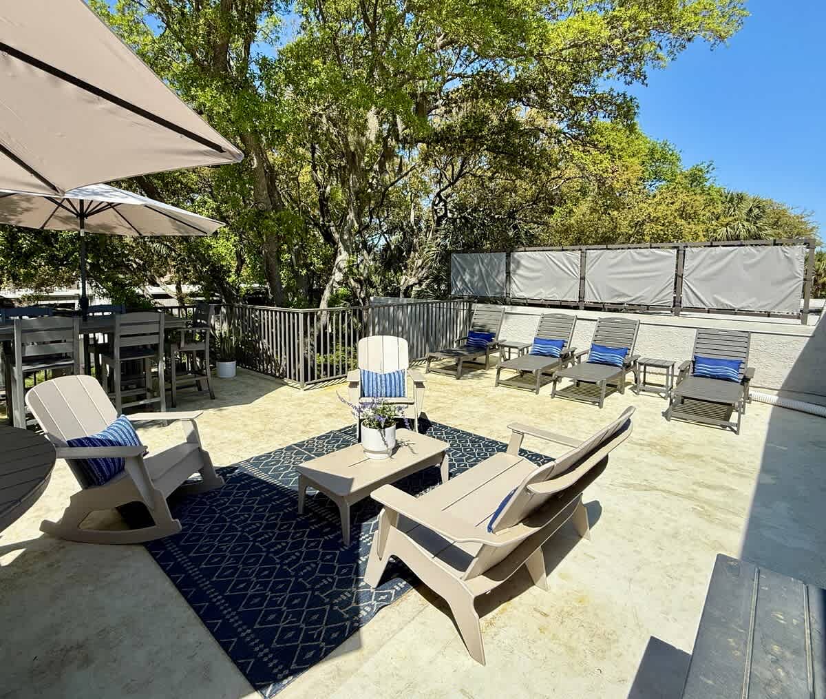 Private Top Deck Overlooking Community Pool