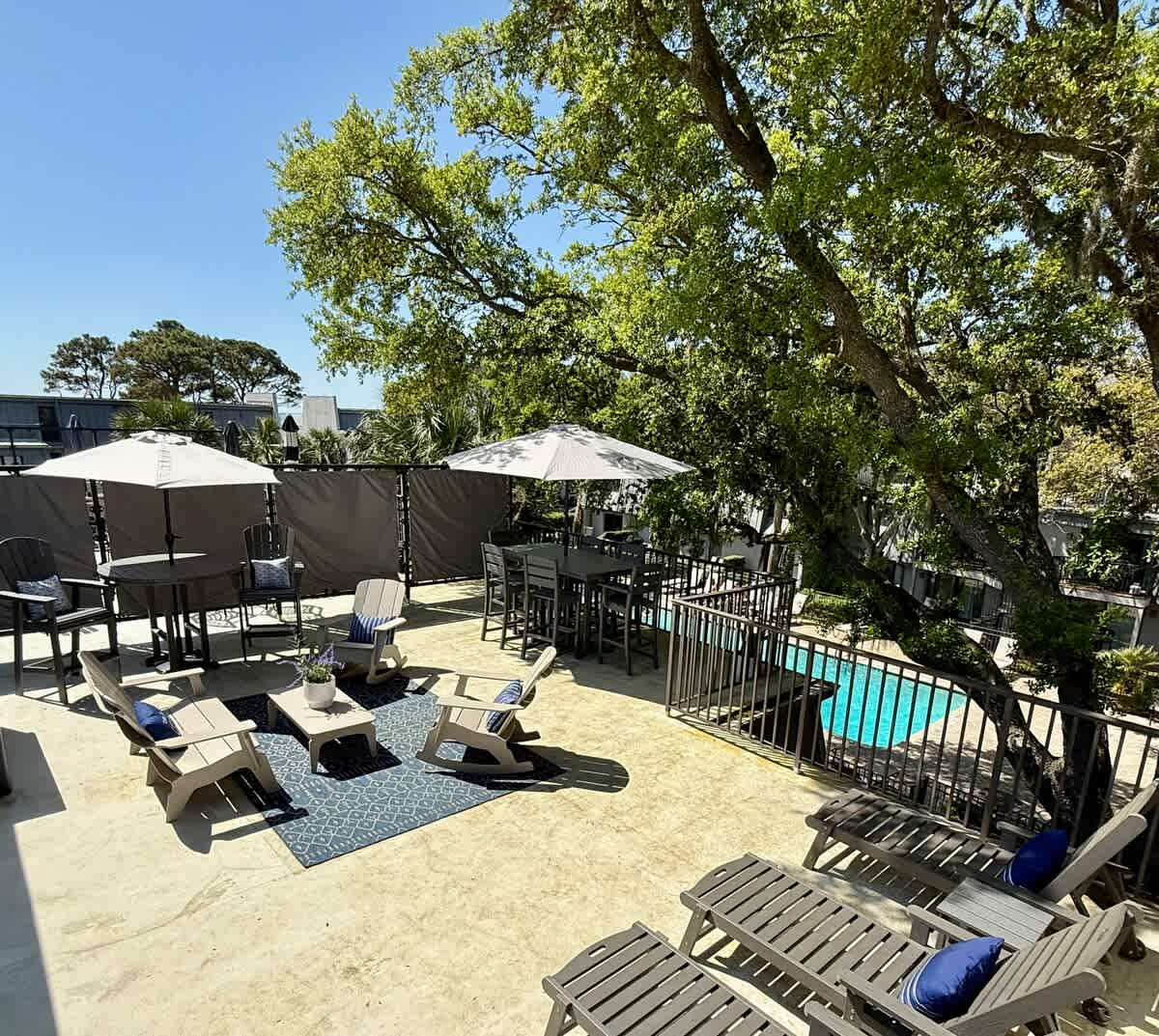 Private Top Deck Overlooking Community Pool
