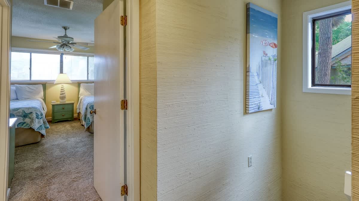 Upstairs Double Queen Suite
