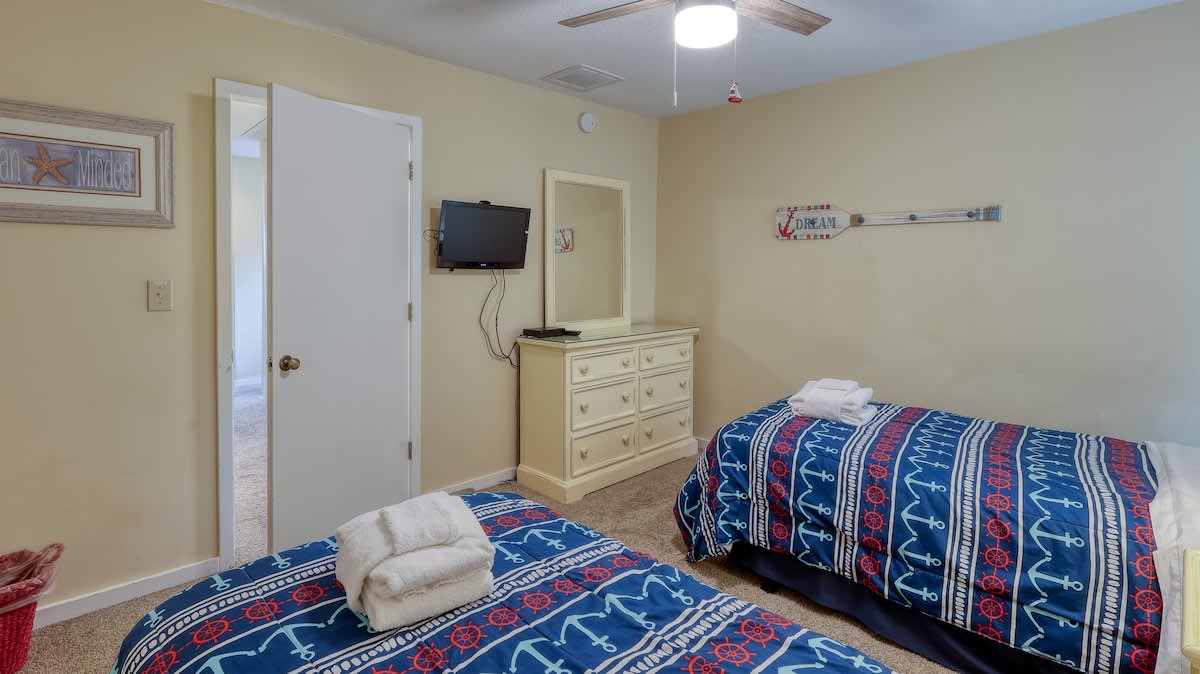 Upstairs Double Twin Bedroom